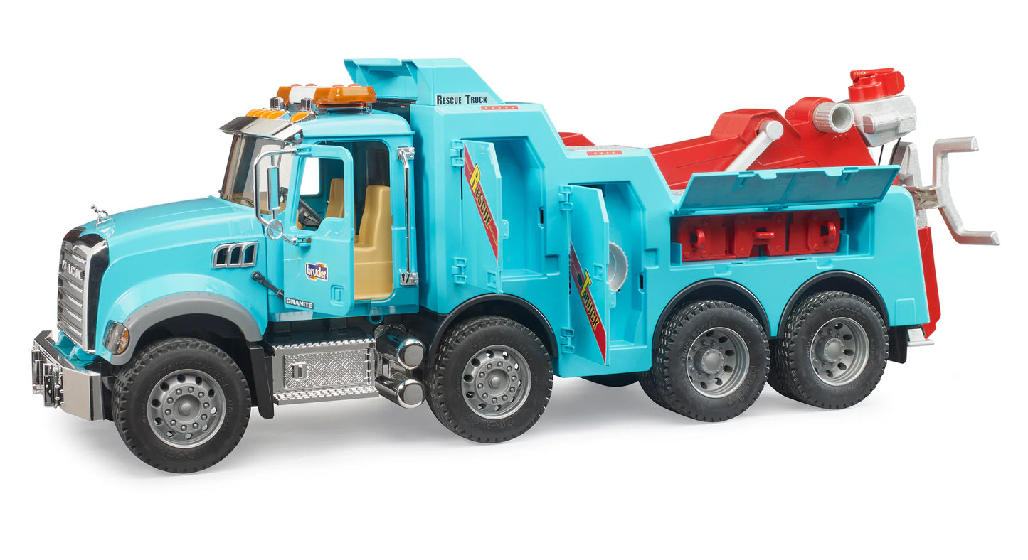 Bruder Mack Heavy Tow