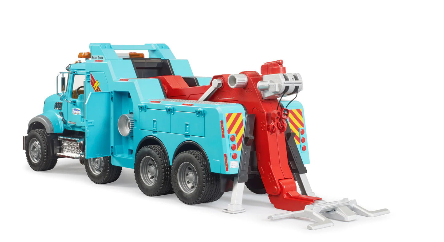Bruder Mack Heavy Tow