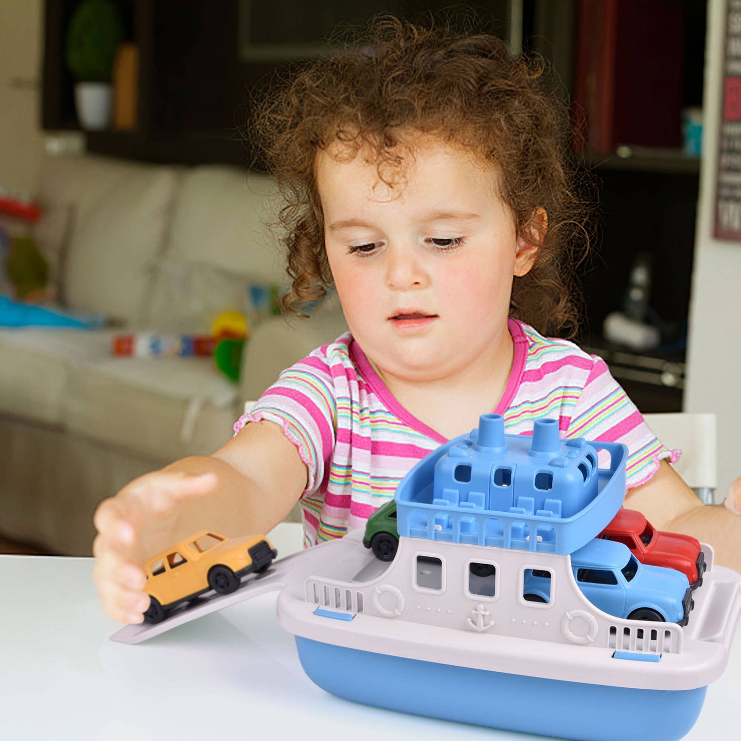 Toy Boat for Bath w/ 4 Cars