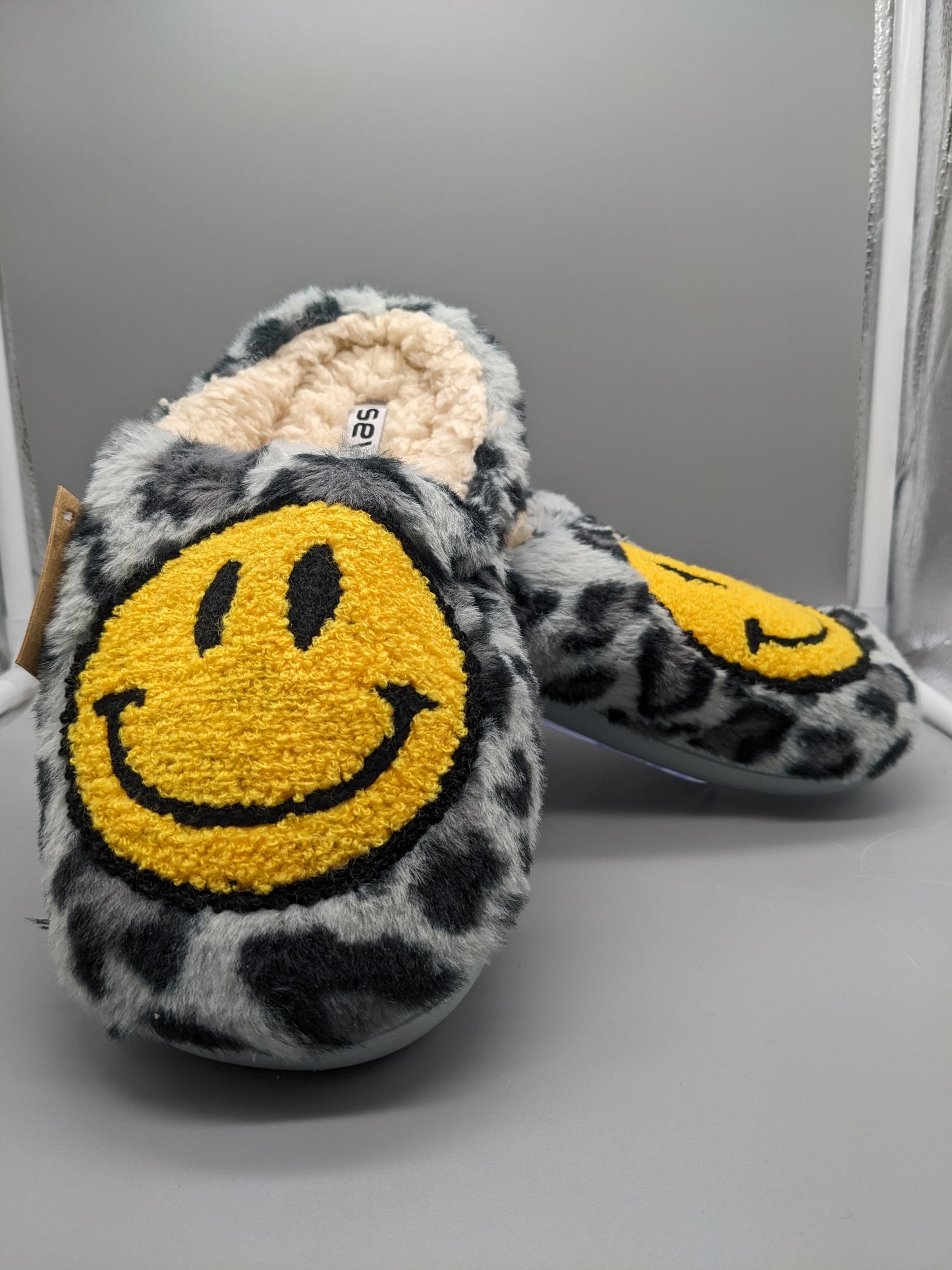 Surf 7 Leopard Emoji Slip-ons / House Shoes